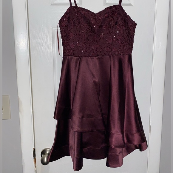 Special occasion dress BRAND NEW NEVER WORN - Picture 1 of 9